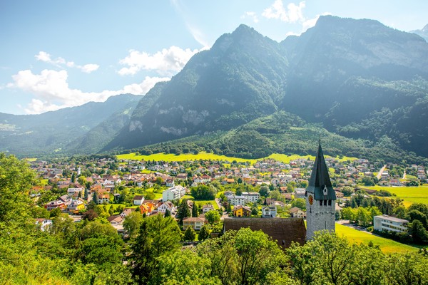 Dulunya, negara ini hanya desa miskin yang dibeli oleh keluarga bangsawan Liechtenstein. (Getty Images) Dulunya, negara ini hanya desa miskin yang dibeli oleh keluarga bangsawan Liechtenstein. (Getty Images)