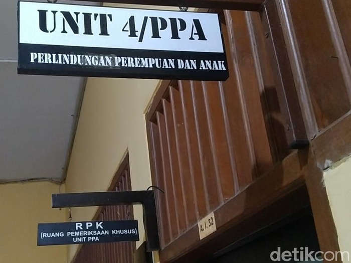 Oknum kades di Pekalongan dipolisikan seorang wanita dengan tuduhan penganiayaan, Rabu (24/3/2021).