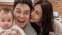 Setelah menikah dengan Baim Wong, Paula Verhoeven dikarunia anak pertama dan kini tengah mengandung anak kedua. Nah, ini momennya saat merayakan ulang tahun dengan kue. Foto: Instagram @paula_verhoeven