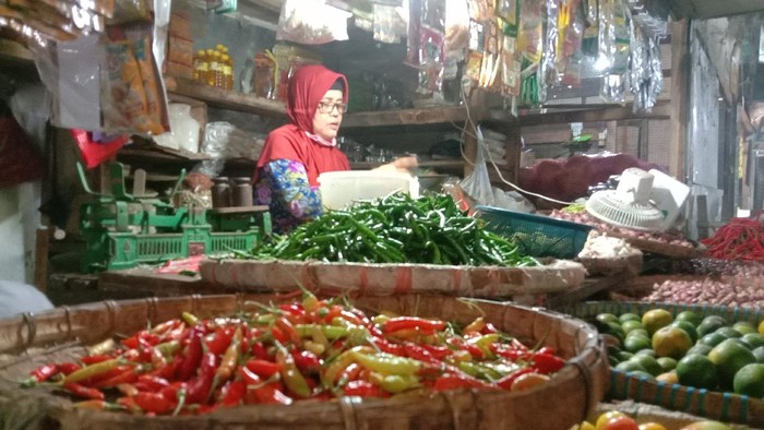 Pedagang cabai di Pasar Bitingan Kudus