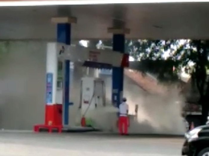 Penampakan kepulan asap yang muncul di SPBU Panjang Kudus, Rabu (24/3/2021).