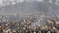 Dua rumah sakit darurat yang dibangun oleh Organisasi Migrasi Internasional (IOM) dan pemerintah Turki juga rusak berat. AP Photo/ Shafiqur Rahman