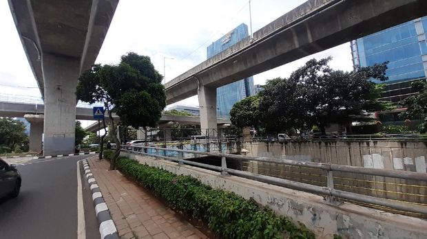 Putar Balik di Jl Prof Dr Satria dekat Kuningan City menuju Casablanca.