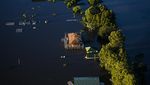 Raut Sedih PM Australia Pantau Banjir dari Udara