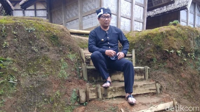 Ridwan Kamil di Kampung Ciptagelar Sukabumi