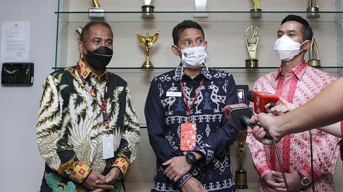 Sandiaga Uno bertemu Arief Yahya dan Anindya Bakrie.