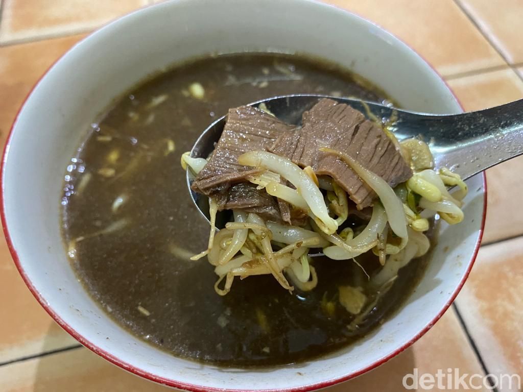 Soto Kebo WARSO: Uniknya Soto Daging Kerbau dan Mangut Manyung Super Pedas