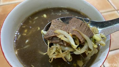 Slurpp! Nikmatnya Soto Daging Kerbau yang Gurih Segar