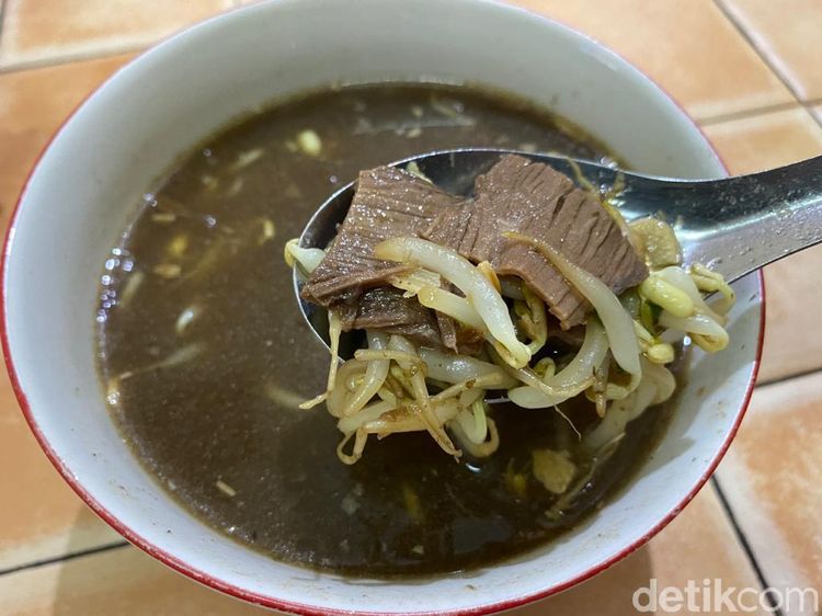 Slurpp! Nikmatnya Soto Daging Kerbau yang Gurih Segar