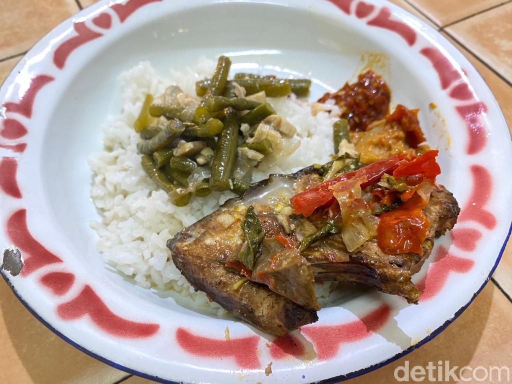 Soto Kebo WARSO: Uniknya Soto Daging Kerbau dan Mangut Manyung Super Pedas