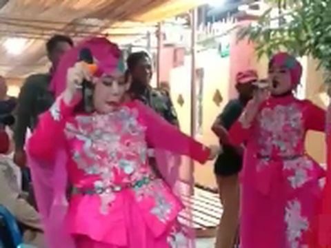 Viral aksi joget-joget di Sidrap diduga melanggar protokol kesehatan (Screenshot video viral)