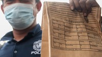 Puslabfor belum bisa menyimpulkan apakah kabel listrik itu merupakan sumber api. Sampel tersebut akan diuji di laboratorium selama 2 hari. (Foto: Andhika Prasetia-detikcom)