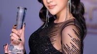 Anya Geraldine, selebgram cantik dan seksi yang kini telah melebarkan sayapnya ke dunia akting. Anya kerap menyita perhatian para penggemarnya lewat foto-foto yang ia unggah di media sosial miliknya. Foto: Instagram @anyageraldine