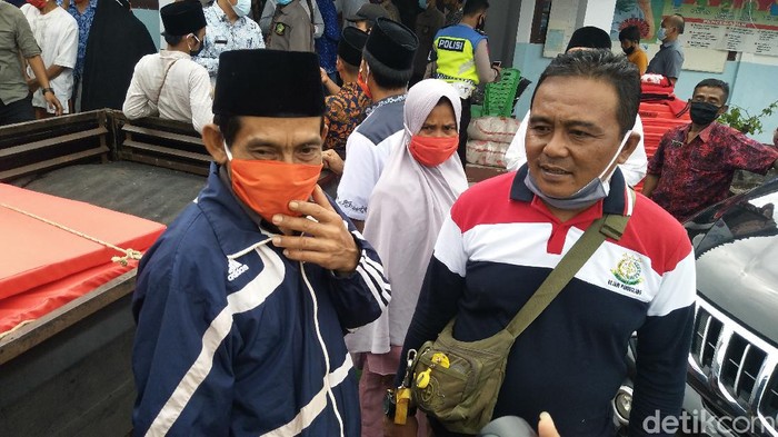Arya pemimpin kelompok Hakekok dan Kajari Pandeglang Suwarno