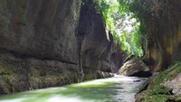 Inilah sungai Ciwayang di Pangandaran. Sungai Ciwayang terletak di Dusun Cikoranji, Desa Cimindi, Kecamatan Cigugur, Kabupaten Pangandaran. Berjarak sekitar 26 kilometer saja dari pantai Pangandaran. (dok. Kompepar Ciwayang)