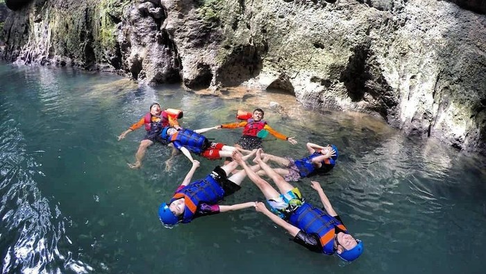 Body Rafting Sungai Ciwayang di Pangandaran