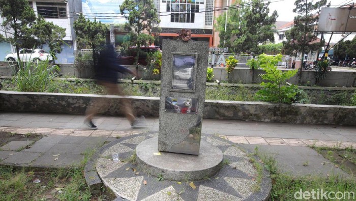 Bunga Patrakomala dan Stilasi Bandung Lautan Api