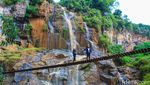 Foto Air Terjun Cantik Buat Ngabuburit di Bandung