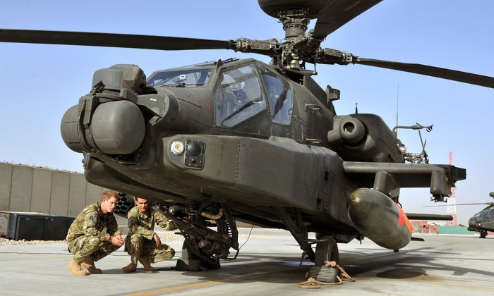 Sejumlah negara kini mengoperasikan helikopter canggih untuk pertahanan negaranya seperti Apache, Super Cobra dan MI-24, yuk intip foto-fotonya!