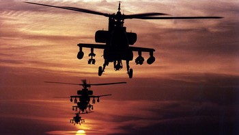 AH-64 Apache adalah helikopter serbu untuk Angkatan Darat Amerika Serikat dan merupakan pengganti dari helikopter serbu AH-1 Cobra. Getty Images/U.S. Army  