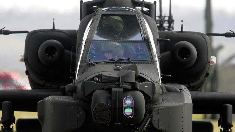 Deretan Foto Helikopter Canggih di Dunia Sejumlah negara kini mengoperasikan helikopter canggih untuk pertahanan negaranya seperti Apache, Super Cobra dan MI-24, yuk intip foto-fotonya!