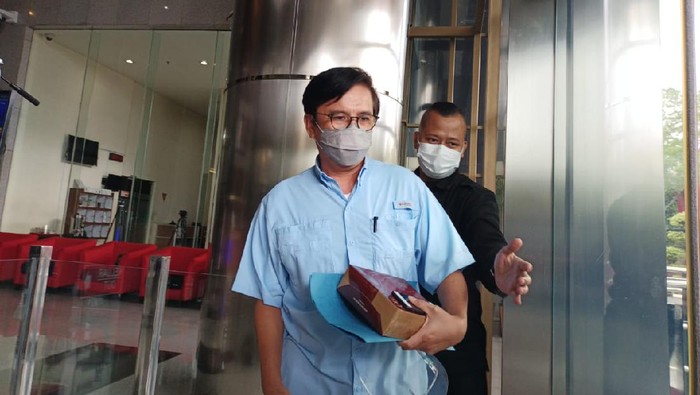 Dirut Nonaktif PD Sarana Jaya, Yoory Corneles, usai diperiksa KPK (Azhar-detikcom)
