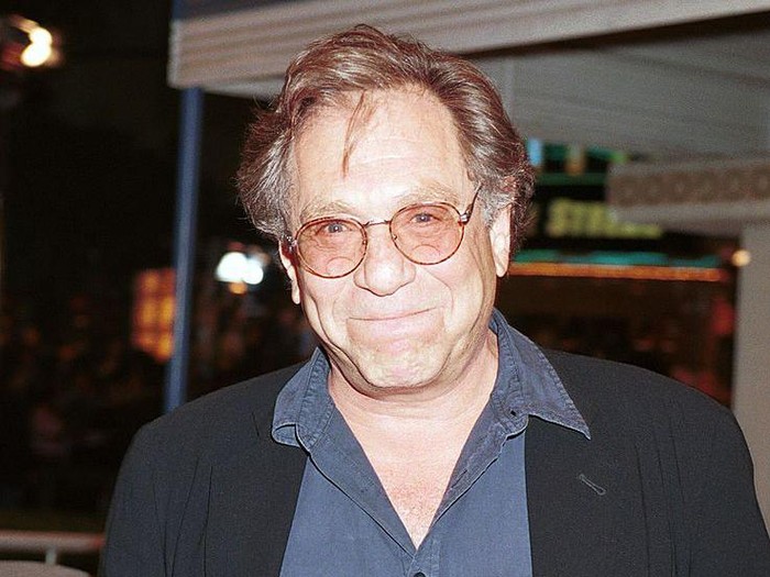09/27/99 Westwood, Ca George Segal Enters The Premiere Of Three Kings.  (Photo By James Peterson/Getty Images)