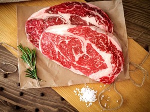 5 Fakta Kontroversial Daging Sapi, Tercemar Bakteri Feses dan Pestisida
