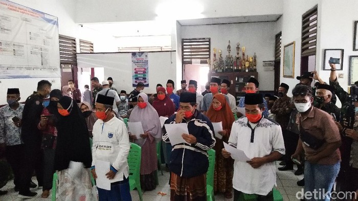 Kelompok hakekok balakasuta membaca syahadat dan janji tak akan ikut ajaran menyimpang
