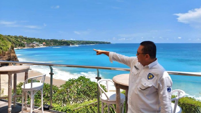 Ketua MPR RI sekaligus Ketua Umum Ikatan Motor Indonesia (IMI) Bambang Soesatyo (Bamsoet) meninjau lahan seluas delapan hektar di kawasan Pecatu, Bali
