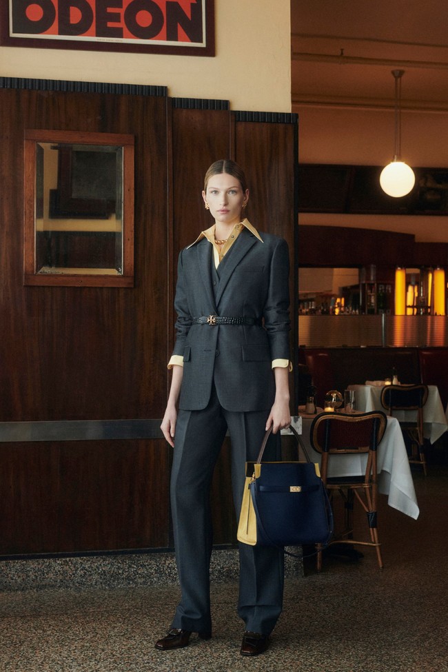 Koleksi busana fall/winter 2021 dari Tory Burch yang terinspirasi kota New York.  Foto: dok. Courtesy of Tory Burch.