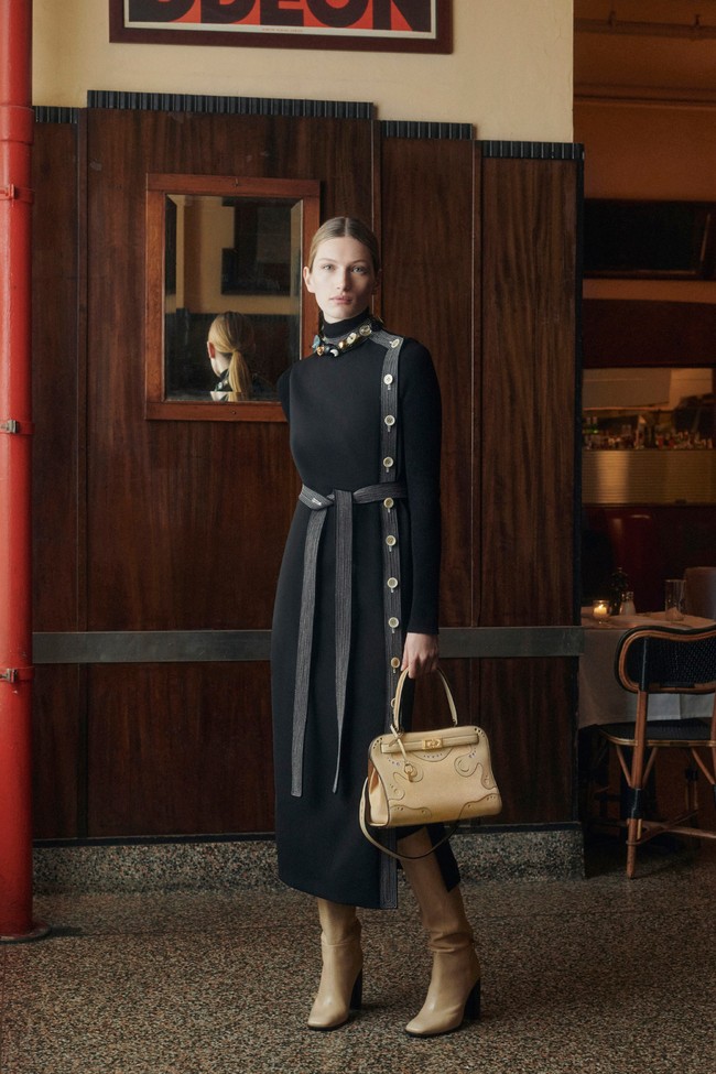 Koleksi busana fall/winter 2021 dari Tory Burch yang terinspirasi kota New York. Foto: dok. Courtesy of Tory Burch.