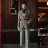 Koleksi busana fall/winter 2021 dari Tory Burch yang terinspirasi kota New York. Foto: dok. Courtesy of Tory Burch.