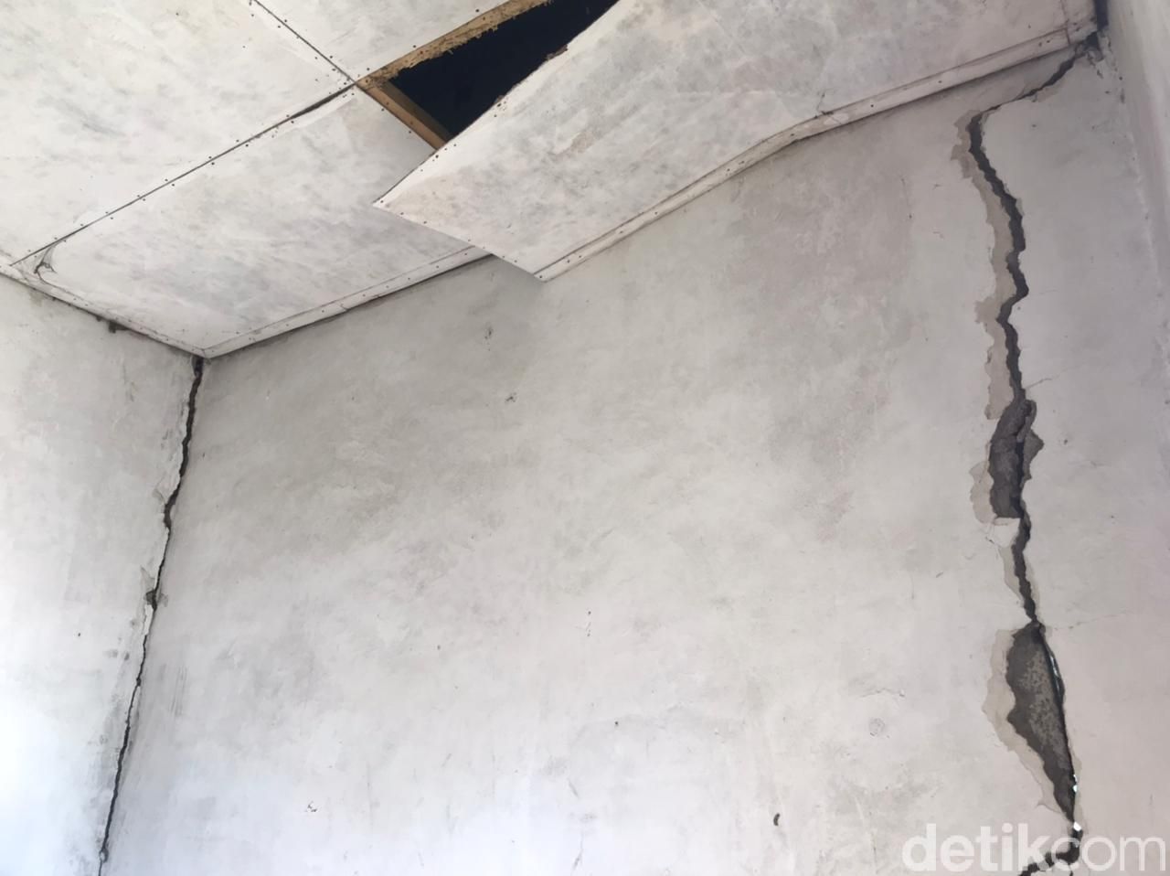 Kondisi Puskesmas Camplong di Kupang NTT, 25 Maret 2021. (Arni Sulistiawati/detikcom) Kondisi Puskesmas Camplong di Kupang NTT, 25 Maret 2021. (Arni Sulistiawati/detikcom)