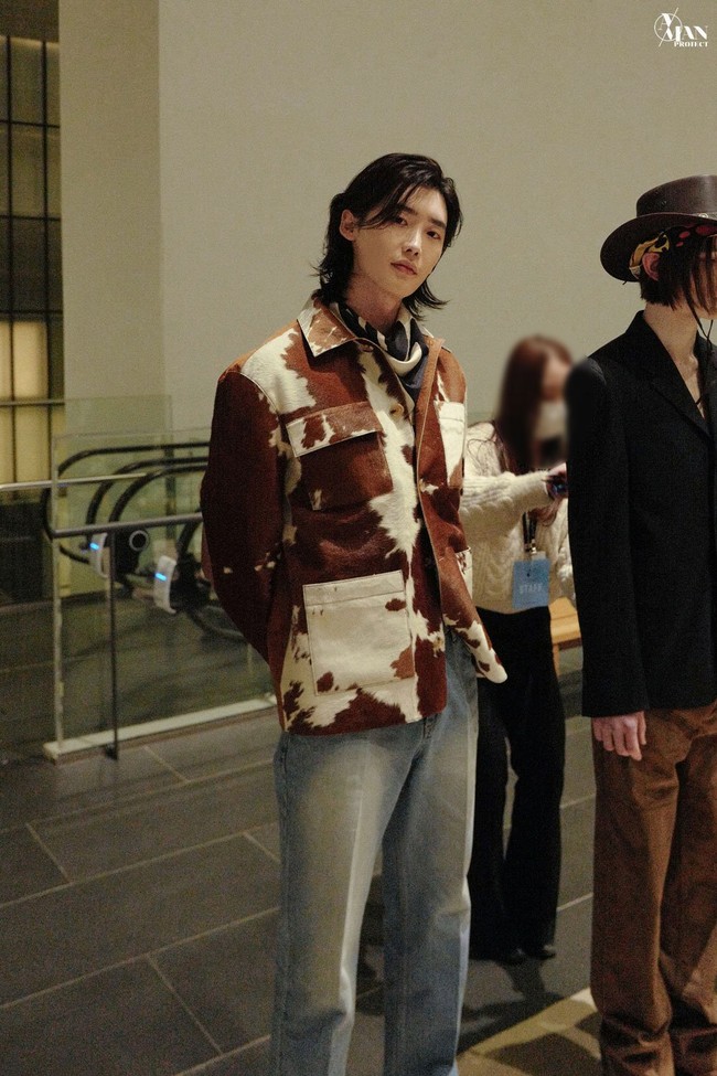 Aku tahu ada banyak kesulitan bukan hanya pada industri fashion tapi semua bidang. Aku berharap semua orang, termasuk fansku, tetap sehat dan aku berharap kita semua bisa menghadapi masa sulit ini dengan membantu satu sama lain di bidang masing-masing dan mendukung satu sama lain, ujarnya. Foto: Dok. A-Man Project