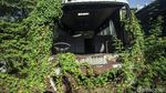 Intip Foto Kuburan Bus Rongsok di Tambun
