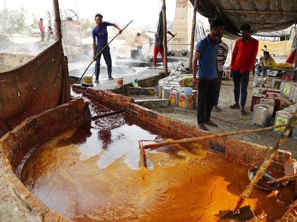 Mengintip Pabrik Gula Merah Tradisional India