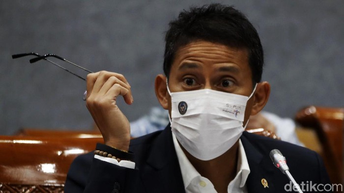 Komisi X DPR RI menggelar rapat Kerja (raker) dengan Menteri Pariwisata dan Ekonomi Kreatif/Badan Pariwisata dan Ekonomi Kreatif Republik Indonesia, di ruang Komisi X Gedung Parlemen, Senayan, Jakarta, Kamis (25/03/2021).
