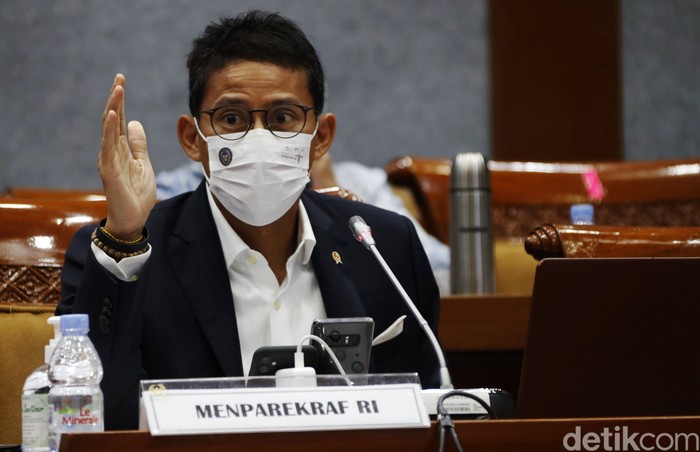 Komisi X DPR RI menggelar rapat Kerja (raker) dengan Menteri Pariwisata dan Ekonomi Kreatif/Badan Pariwisata dan Ekonomi Kreatif Republik Indonesia, di ruang Komisi X Gedung Parlemen, Senayan, Jakarta, Kamis (25/03/2021).