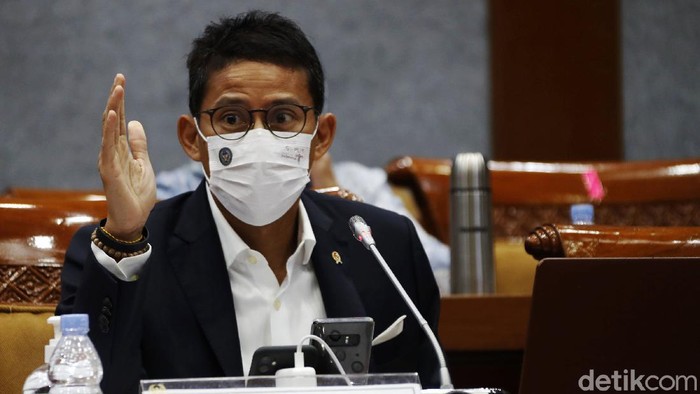 Komisi X DPR RI menggelar rapat Kerja (raker) dengan Menteri Pariwisata dan Ekonomi Kreatif/Badan Pariwisata dan Ekonomi Kreatif Republik Indonesia, di ruang Komisi X Gedung Parlemen, Senayan, Jakarta, Kamis (25/03/2021).