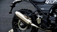 Sementara di bagian sektor kaki-kaki. Motor ini bahkan sudah menggunakan suspensi depan upside-down, berbeda dengan Himalayan yang masih teleskopik berukuran 41 mm dengan travel 200 mm. Hanway G30 juga menggunakan pelek belang alias beda antara belakang dan depan, kembaran Royal Enfield ini menggunakan roda depan 19 inci dan roda belakang 17 inci. Foto: newmotor.cn