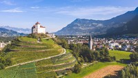 Liechtenstein menjadi salah satu negara terkecil di dunia. Luasnya hanya 160 km persegi di Pegunungan Alpen. (Getty Images)