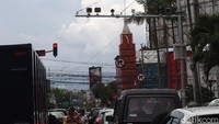 Dofiri mengatakan ke-21 titik tersebut seluruhnya ada di Kota Bandung. Nantinya wilayah lain akan menyusul menerapkan tilang elektronik itu.