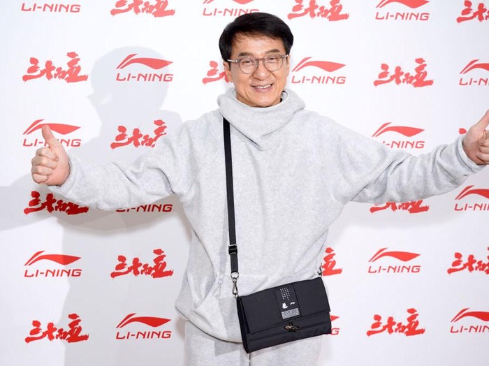 Perjalanan Hidup Jackie Chan, Sang Aktor Laga Legendaris Perjalanan Hidup Jackie Chan, Sang Aktor Laga Legendaris
