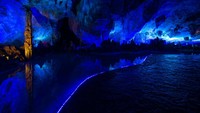 Ludi Lu atau Reed Flute cave adalah sebuah gua unik di Kota Guanxi Zhuang, China timur laut. Namanya diambil dari pohon bambu yang tumbuh di luar gua itu dan biasanya dipakai sebagai bahan pembuat seruling. Gua ini juga dikenal sebagai istana seni alam. (Getty Images/iStockphoto)