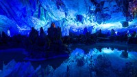 Reed Flute cave ditemukan pertama kali oleh tiga orang petani yakni, Ru Ming Yuan, Shi Che Ming, dan De Chung pada 1171. (Getty Images/iStockphoto)
