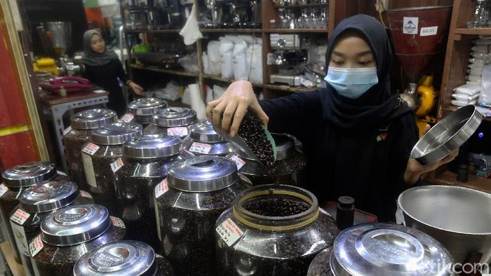 Target Produksi Kopi Nasional Naik Jadi 834.750 Ton Direktorat Jenderal Perkebunan Kementerian Pertanian (Kementan) menetapkan target produksi kopi nasional 2021.