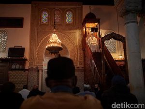 Masjid-masjid di Prancis Jadi Tempat Berteduh Warga Saat Gelombang Panas