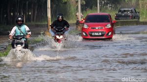 Akses Menuju Stadion GBLA Terendam Banjir