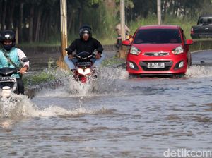 Akses Menuju Stadion GBLA Terendam Banjir